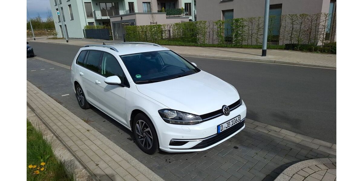VW Golf 133.897 km 11.460 &euro; Düsseldorf 40627