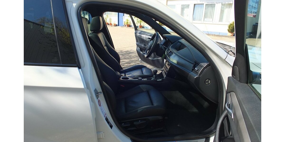 BMW X1 16D WM2026: LEDER XENON NAVI PANORAMA M-SPORTPA 133.459 km 11.208 &euro; Köln 50858