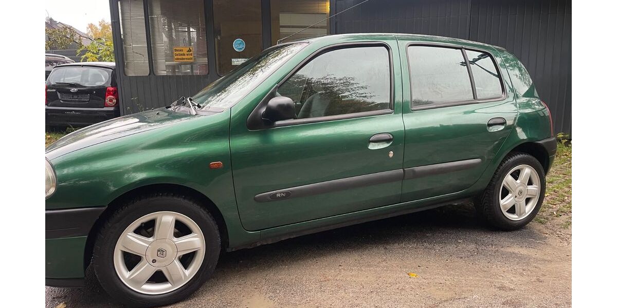 Renault Clio 210.000 km 950 &euro; Hilden 40724