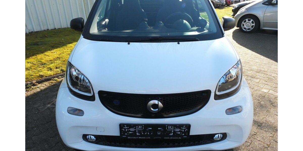 Smart ForTwo EQ PASSION NAVI KLIMAAUTOM SITZHEIZUNG 35.284 km 10.710 &euro; Köln 50858