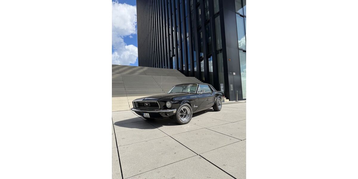 Ford Mustang 98.000 km 33.900 &euro; Düsseldorf 40221