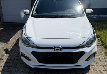 Hyundai i20 67.000 km 10.900 &euro; Remscheid 42899