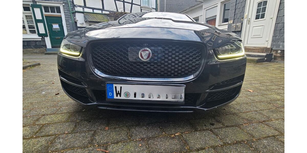 Jaguar XE 180.000 km 15.900 &euro; Wuppertal 42285