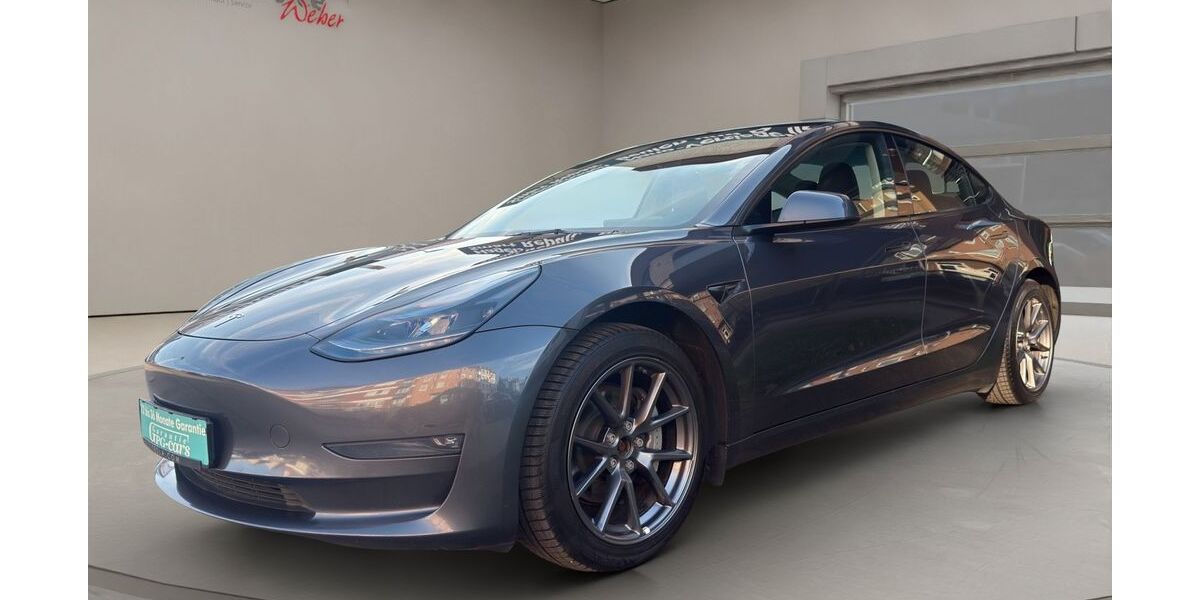 Tesla Model 3 185.840 km 22.490 &euro; Düsseldorf 40235