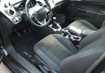 Ford Fiesta TITANIUM EINPARKHILFE KLIMAAUTOMATIK 118.745 km 5.804 &euro; Köln 50858