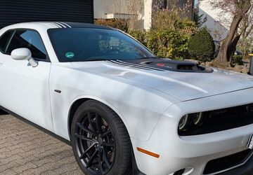 Dodge Challenger 72.000 km 34.900 &euro; Köln 50997
