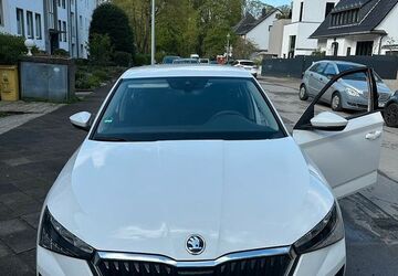 Skoda Scala 39.500 km 14.990 &euro; Düsseldorf 40629