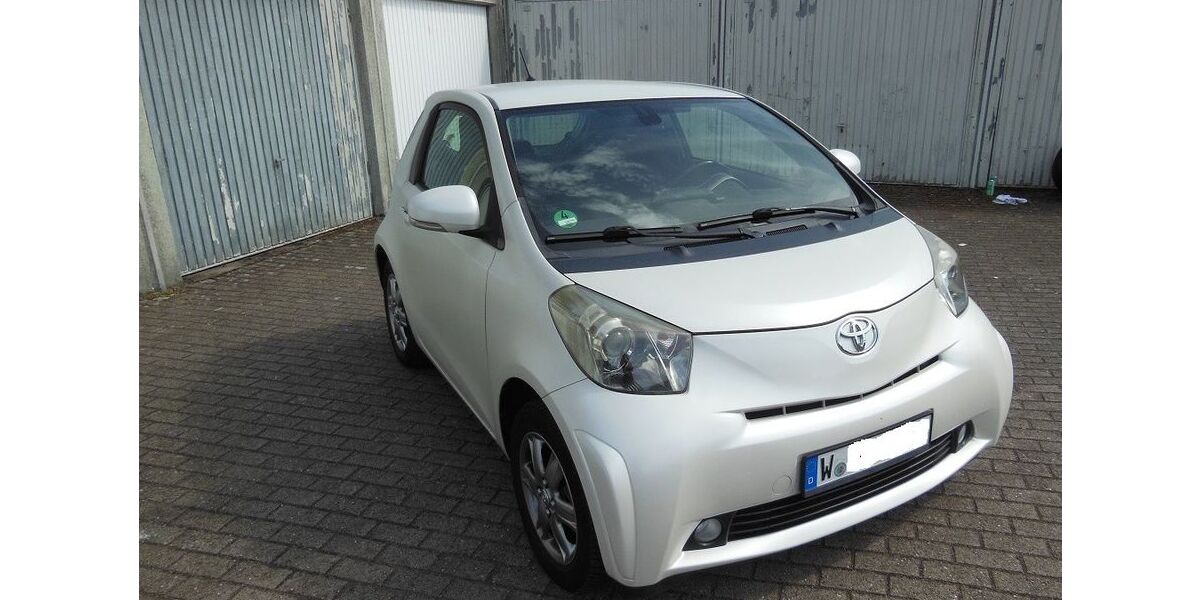 Toyota IQ 107.000 km 6.900 &euro; Wuppertal 42277