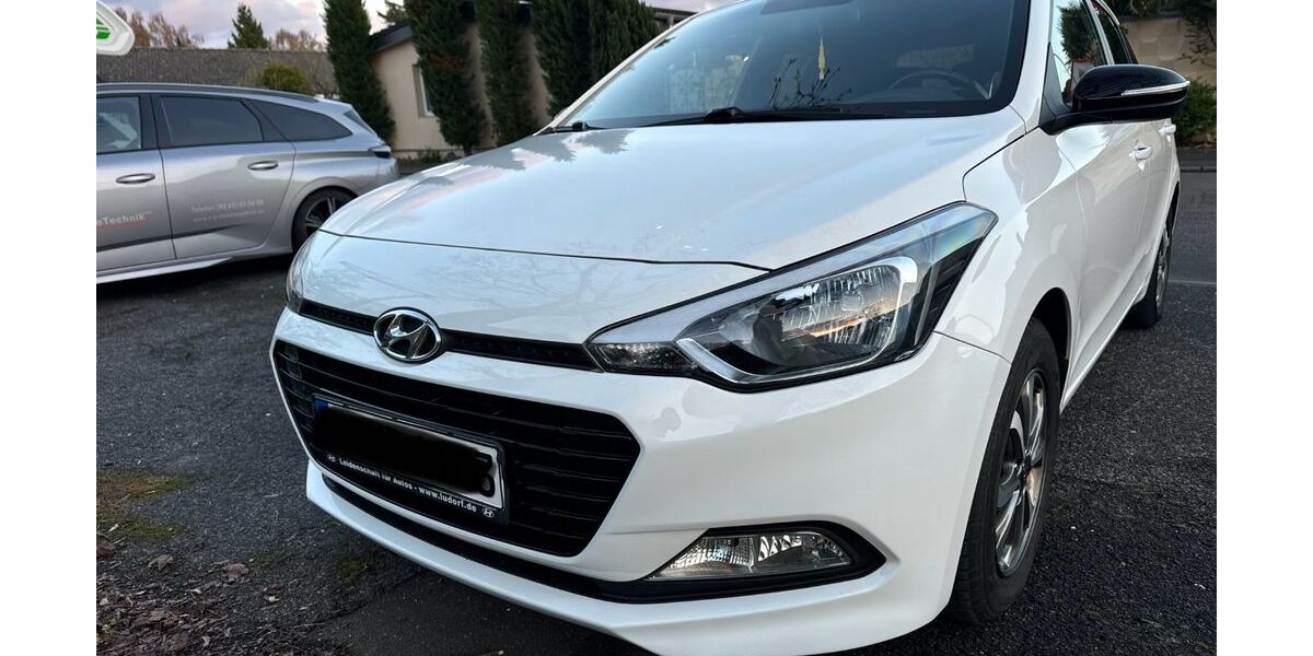 Hyundai i20 67.000 km 9.600 &euro; Köln 51061