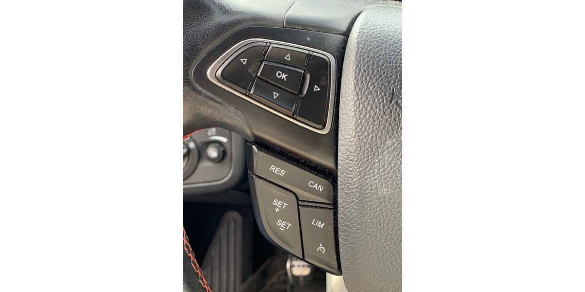 Ford Kuga 61.400 km 18.800 &euro; Neuss 41460