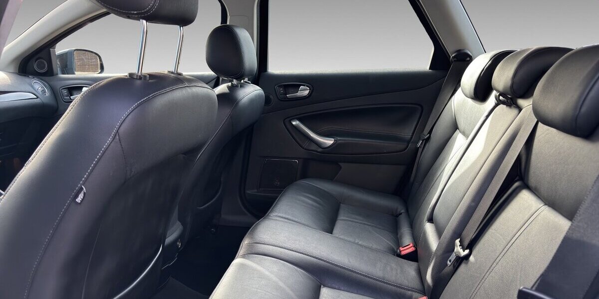 Ford Mondeo Ghia X Klima Tempo Sitzhzg. BI-Xenon AHK 248.720 km 3.500 &euro; Wuppertal 42327