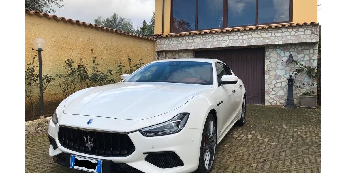 Maserati Ghibli 59.644 km 41.900 &euro; Solingen 42651
