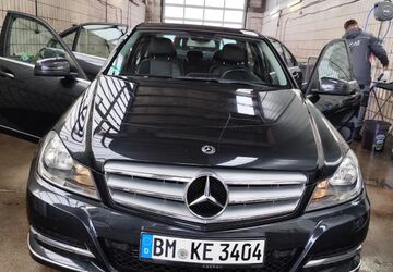 Mercedes-Benz C 250 117.000 km 10.200 &euro; koln 50679
