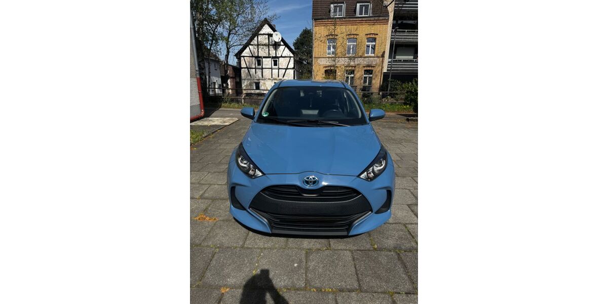 Toyota Yaris 87.000 km 15.900 &euro; Köln 51067