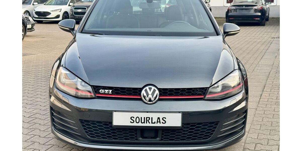 VW Golf 160.000 km 13.990 &euro; Düsseldorf 40599