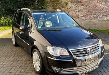 VW Touran 215.523 km 4.900 &euro; Solingen 42655