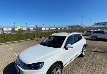 VW Touareg 143.000 km 25.900 &euro; Düsseldorf 40229
