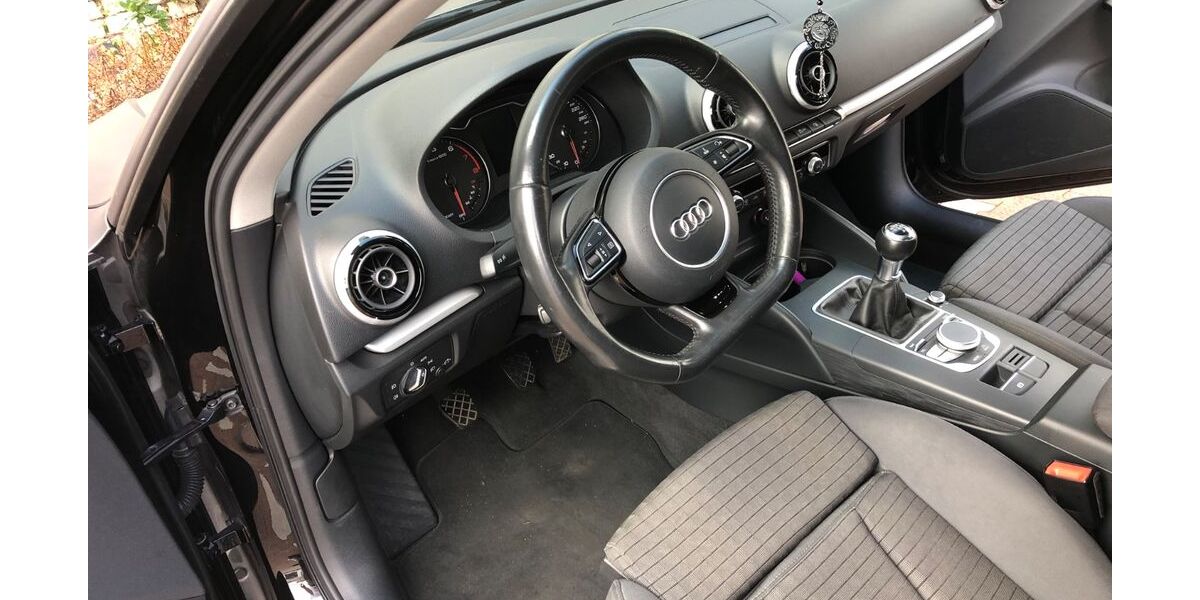 Audi A3 143.000 km 12.999 &euro; Solingen 42655