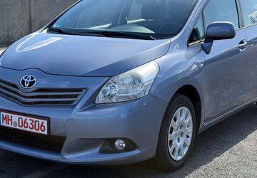 Toyota Verso 86.000 km 7.900 &euro; Mülheim an der Ruhr 45479