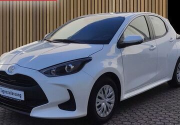 Toyota Yaris 1.650 km 23.940 &euro; Leverkusen 51381