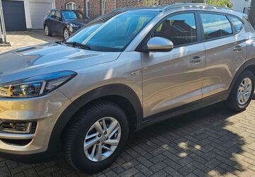 Hyundai TUCSON 80.000 km 15.200 &euro; Neuss 41470