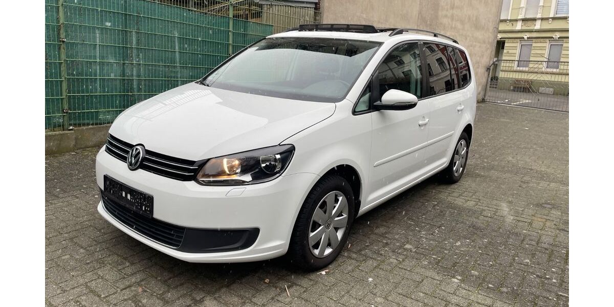 VW Touran 159.987 km 9.900 &euro; Düsseldorf 40547