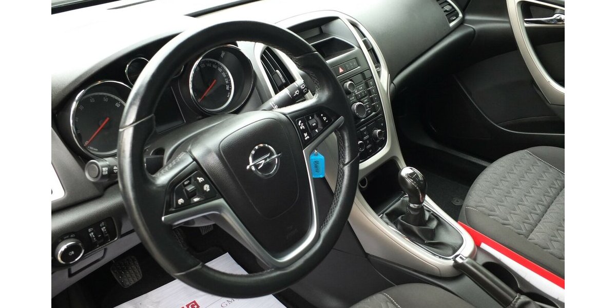 Opel Astra ACTIVE KLIMAANLAGE 17 ZOLL LMF TEMPOMAT 92.855 km 7.598 &euro; Köln 50858