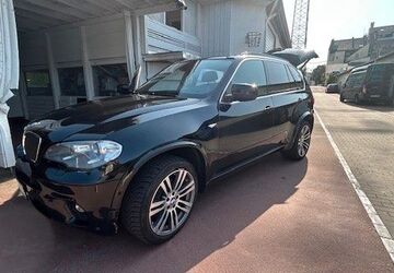 BMW X5 257.000 km 13.300 &euro; Düsseldorf 40591