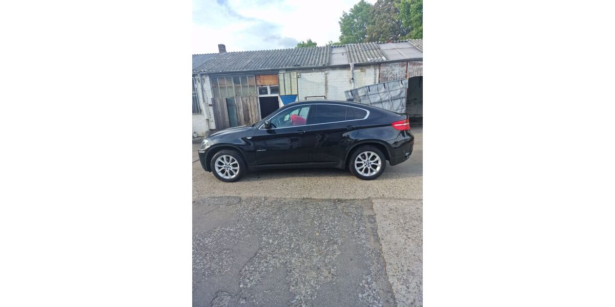 BMW X6 198.000 km 11.999 &euro; Düsseldorf 40589