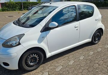 Toyota Aygo (X) 330.650 km 1.000 &euro; Düsseldorf 40599