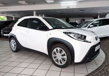 Toyota Aygo (X) 92.000 km 13.299 &euro; Hilden 40721