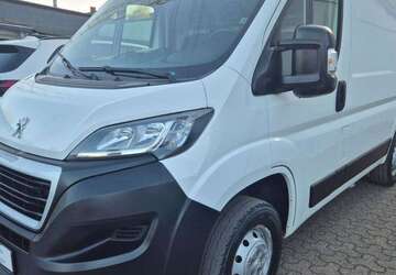 Peugeot Boxer 118.000 km 11.990 &euro; Düsseldorf 40591