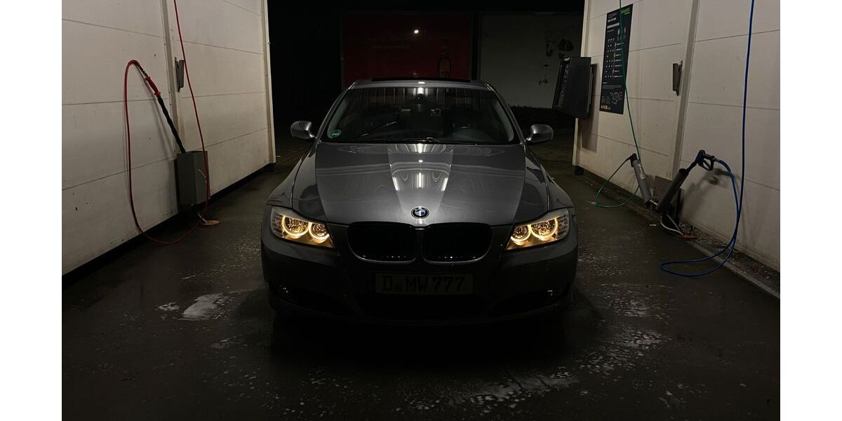 BMW 318 130.000 km 8.800 &euro; Düsseldorf 40591