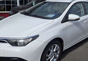 Toyota Auris 177.737 km 9.480 &euro; Solingen 42659