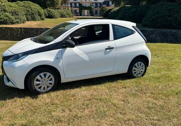 Toyota Aygo (X) 108.175 km 5.100 &euro; Hilden 40721