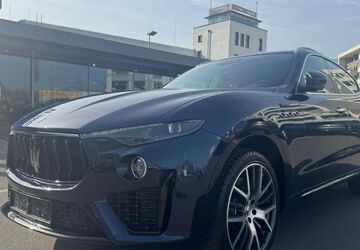 Maserati Levante 11.130 km 61.980 &euro; Köln 50829