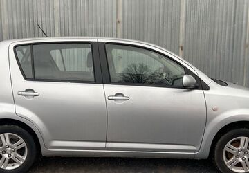 Subaru Justy 124.000 km 2.270 &euro; Düsseldorf 40237