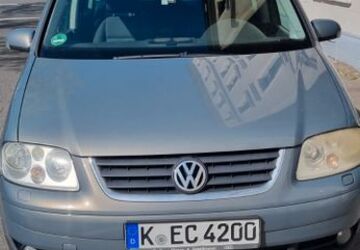 VW Touran 420.780 km 1.050 &euro; Köl 51061