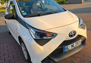 Toyota Aygo (X) 106.000 km 6.250 &euro; Bergisch Gladbach 51429