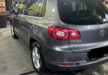 VW Tiguan 135.400 km 9.000 &euro; Köln 50765