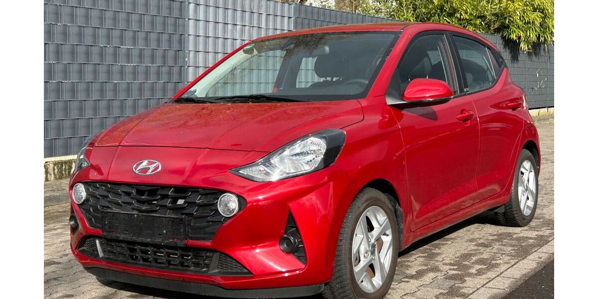 Hyundai i10 8.250 km 13.499 &euro; Solingen 42655