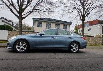 INFINITI Q50 2.2d 165.000 km 16.666 &euro; Köln 50667