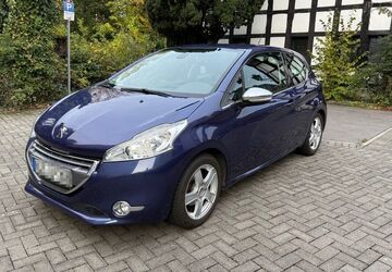 Peugeot 208 108.000 km 5.950 &euro; Hilden 40721