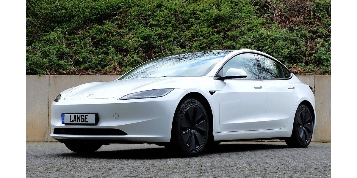 Tesla Model 3 23.316 km 41.980 &euro; Köln 50996