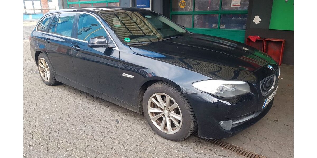 BMW 520 329.000 km 5.599 &euro; Düsseldorf 40231
