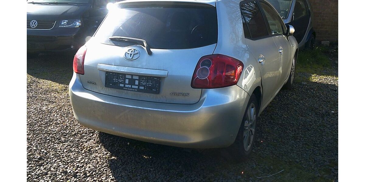 Toyota Auris 274.800 km 1.700 &euro; Grevenbroich 41516