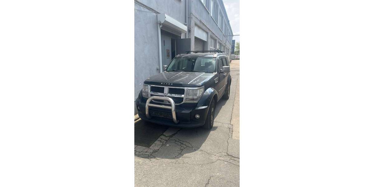 Dodge Nitro 283.012 km 6.285 &euro; Neuss 41464