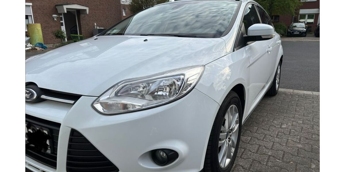 Ford Focus 107.300 km 4.900 &euro; Neuss 41468