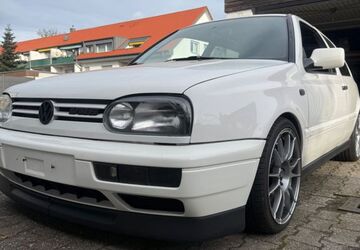 VW Golf 112.567 km 14.899 &euro; köln 51147