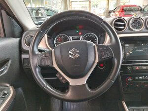 Suzuki Vitara 1.6 Limited 4x4 Pano Navi SHZ Kam 59.300 km 15.790 &euro; HAAN 42781